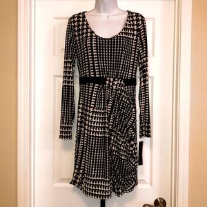 Daisy Fuentes black and white dress, size medium
